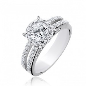 anello con diamanti